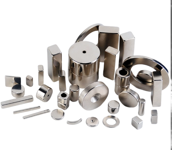 مغناطيسات AlNiCo المصبوبة